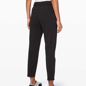 Lululemon on the fly high waist army pattern grey/black travel pant 7/8